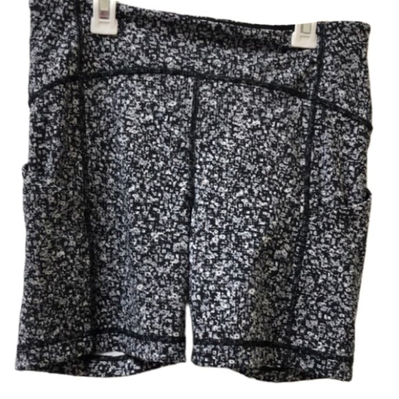 lululemon athletica Pants - LIKE NEW! Lululemon Sole Training Short